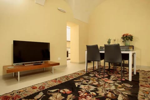 CHARMING APARTMENT IN PARMA/ TEATRO REGIO / WIFI Apartment in Parma