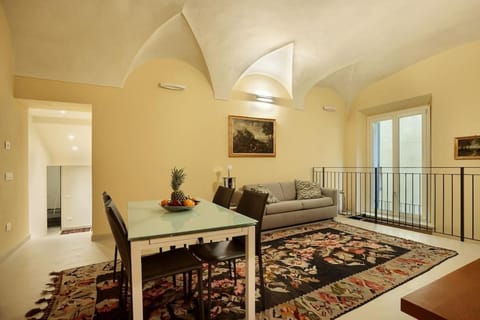 CHARMING APARTMENT IN PARMA/ TEATRO REGIO / WIFI Apartment in Parma