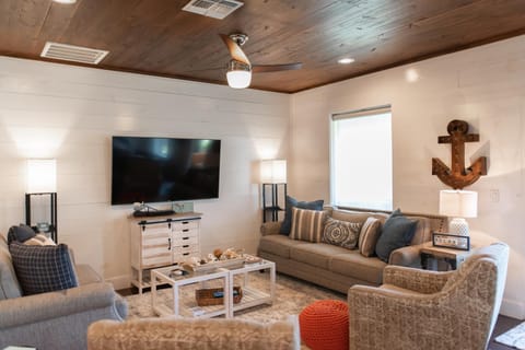 TV and multimedia, Living room, Seating area, furniture