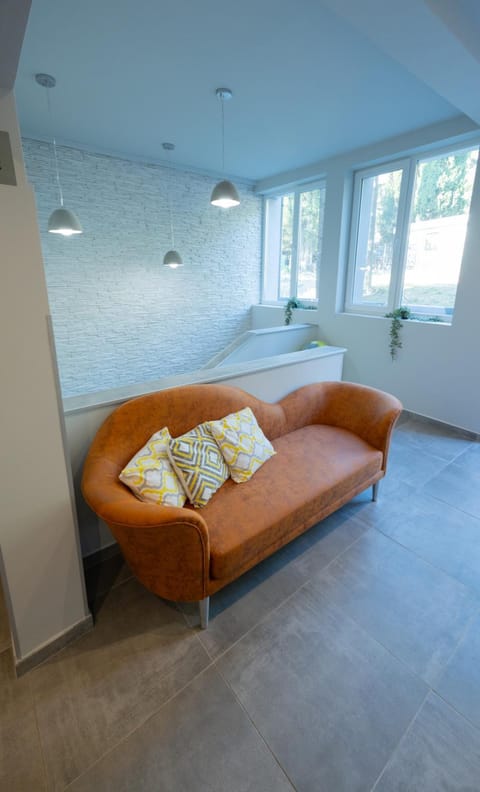 Communal lounge/ TV room, Facade/entrance, View (from property/room), Living room, Photo of the whole room, Seating area, furniture