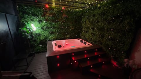 Patio, Hot Tub
