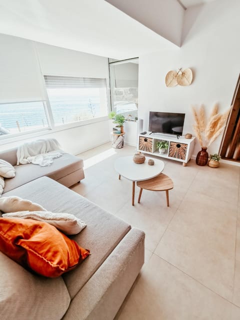 Communal lounge/ TV room, TV and multimedia, Living room
