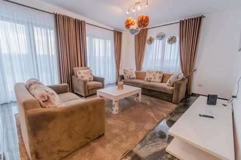 Communal lounge/ TV room, TV and multimedia, Living room, Seating area