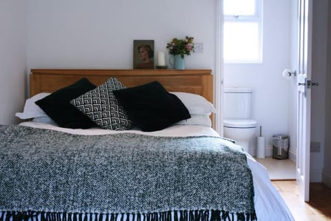 Garden studio in Bradford on Avon Apartment in England