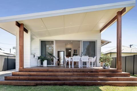 Property building, Facade/entrance, Balcony/Terrace