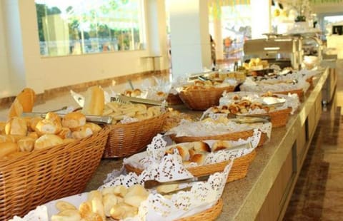 Restaurant/places to eat, Food and drinks, Food, Breakfast, Continental breakfast, Buffet breakfast