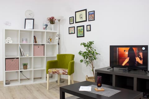 Library, TV and multimedia, Living room