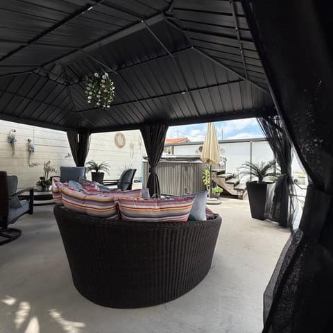 Patio, Day, Seating area