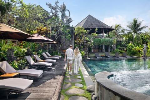 People, Natural landscape, Garden, Guests, Garden view, Pool view, Swimming pool, Swimming pool, sunbed