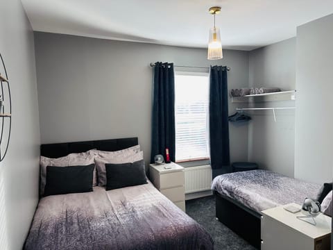 House in Hemingfield, Ideal for Contractors and Long Stays House in Borough of Barnsley