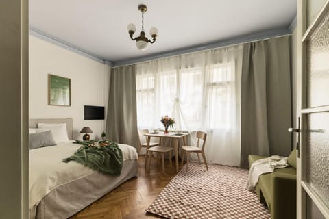 Photo of the whole room, Bedroom