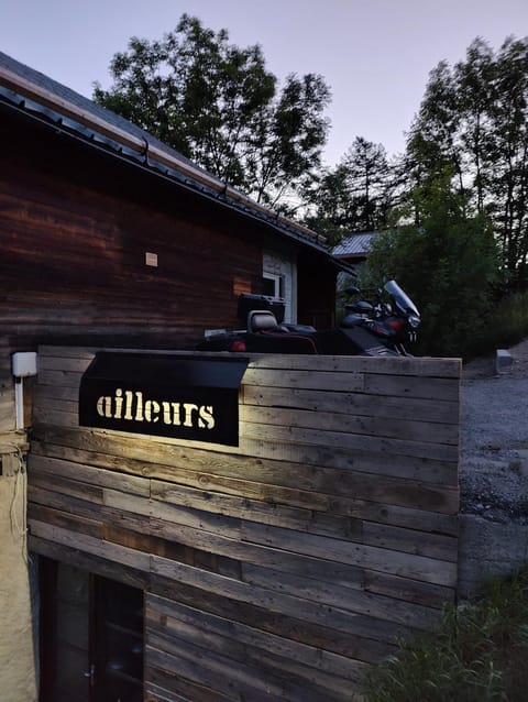 Chalet Ailleurs Appartement à Molines en Queyras Apartment in Piedmont