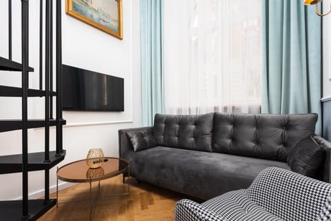 Communal lounge/ TV room, TV and multimedia, Living room, Seating area