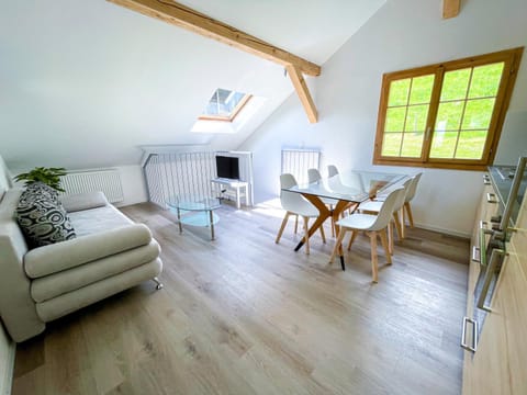 Living room, Dining area