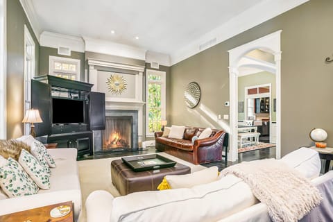 Lazy Daze Manor House in Saugatuck