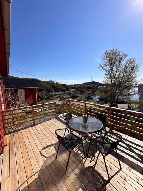 Patio, Day, Natural landscape, View (from property/room), Balcony/Terrace, Lake view