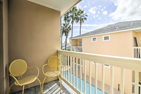 South Padre Island Getaway - Newly Renovated! Apartment in South Padre Island