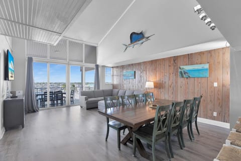 St Thomas - Waterfront Penthouse sleeps 16 w Pool & Boat Dock House in Key West