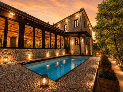 Property building, Restaurant/places to eat, Swimming pool