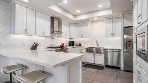 TV202 Modern 2 Bedroom Tennis Villa at LQ Resort Apartment in Indian Wells