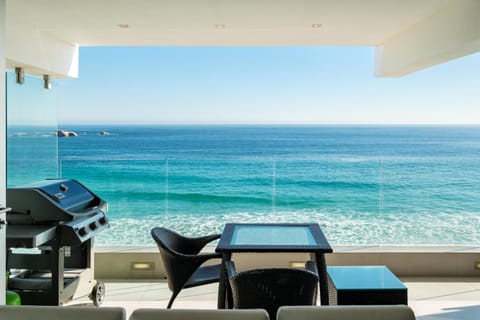 BBQ facilities, View (from property/room), Balcony/Terrace, Seating area, Dining area, Sea view