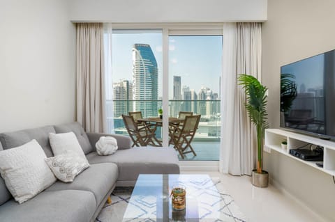 TV and multimedia, View (from property/room), Balcony/Terrace, Living room, Decorative detail, Seating area