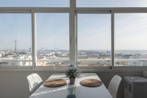 Dining area, City view