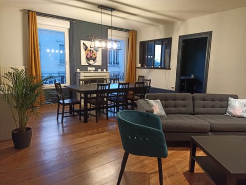 Living room, Seating area, Dining area
