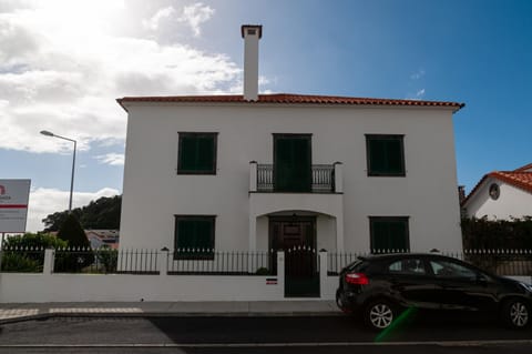 Property building, Neighbourhood, Street view, Parking