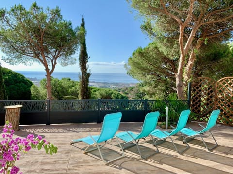 Patio, Natural landscape, Garden, Solarium, Garden view, Sea view, sunbed
