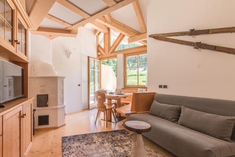 TV and multimedia, Living room, Dining area