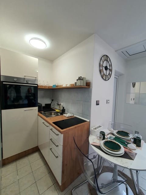 Dining area, pet friendly