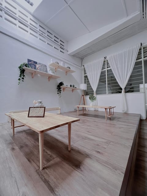 Living room, Decorative detail, Seating area