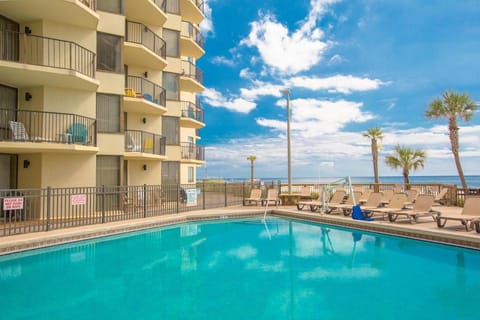 Property building, Balcony/Terrace, Beach, Sea view, Swimming pool