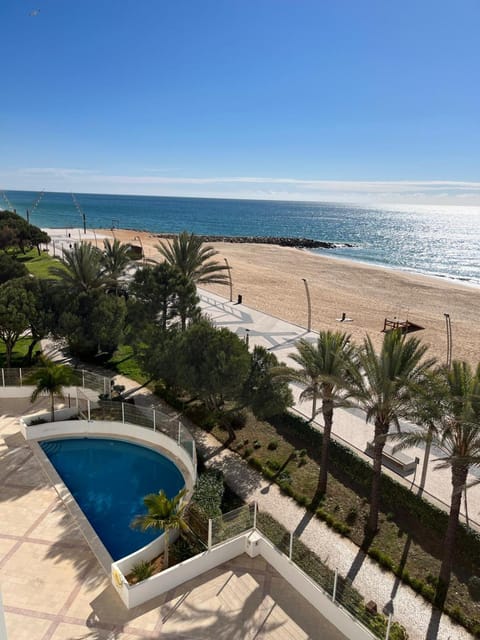 Pool view, Sea view