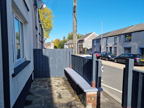 Property building, Neighbourhood, Street view