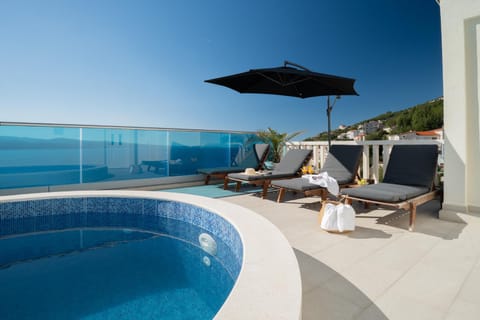 Balcony/Terrace, Swimming pool