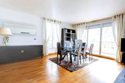 Luxury Apartment Terrace Trocadéro Eiffel Tower Climatisé Apartment in Paris
