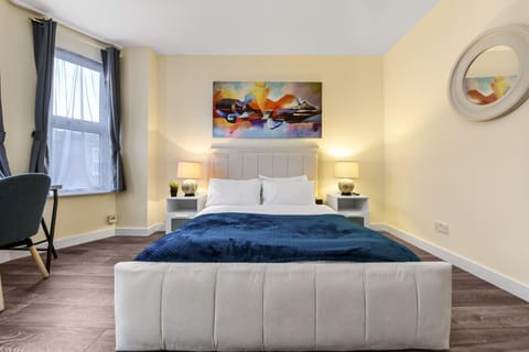 Bed, Photo of the whole room, Bedroom