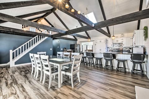 Spacious Massillon Log Cabin with Fire Pit! Cabin in Ohio