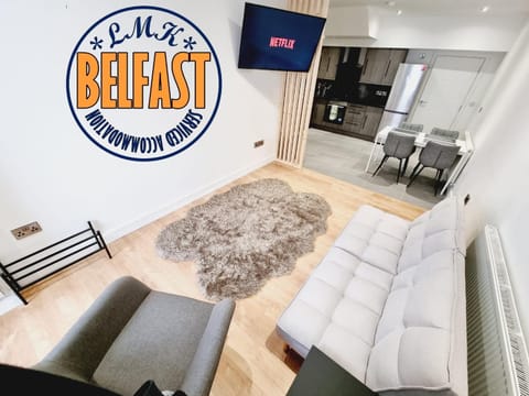 TV and multimedia, Living room, Seating area, Dining area, Family, Family