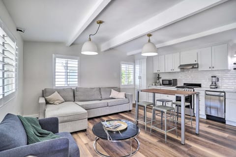 Less Than 1 Mi to El Paseo Cottage Oasis with Fire Pit House in Indian Wells