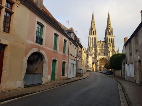 Neighbourhood, City view, Street view, Location