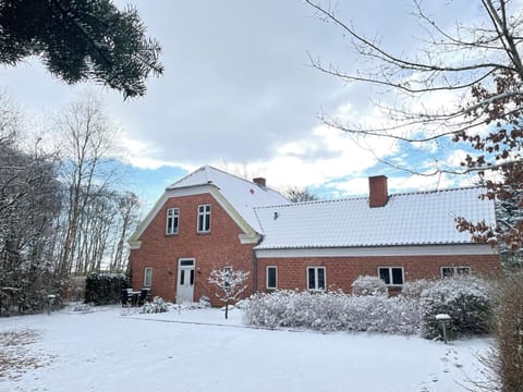 Property building, Winter