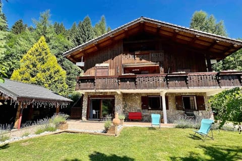 Family Chalet, Stunning Views & New Hot Tub Chalet in Les Gets