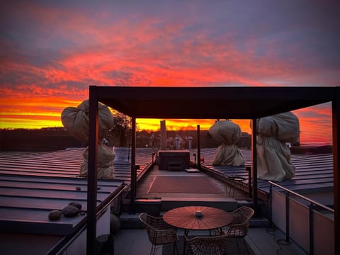 Natural landscape, View (from property/room), Balcony/Terrace, Sunset