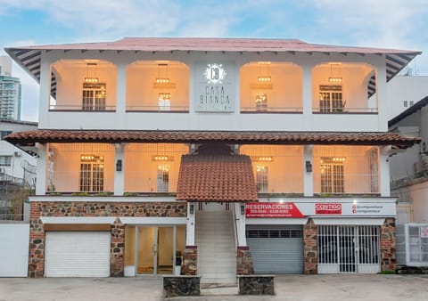 Property building, Facade/entrance, Lobby or reception, Time of day
