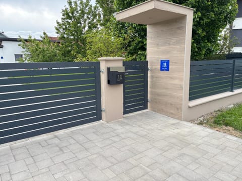 Kod Dide - entry with pin 0-24h Apartment in Slavonski Brod