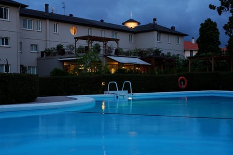 Property building, Swimming pool, Swimming pool