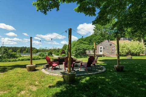 2 BR Home w/ Pondside View Backyard [Maine Escape] House in Salsbury Cove